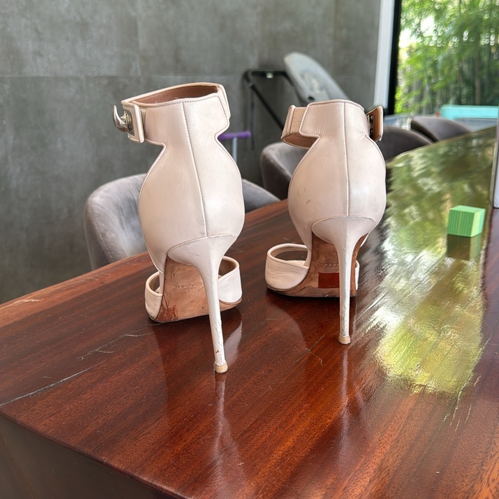 Givenchy heels - Picture 3 of 4